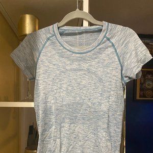 Lululemon Tshirt